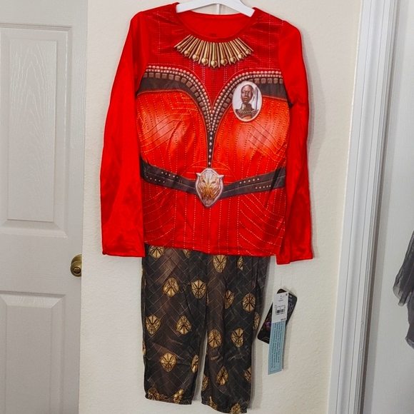 Marvel Studios Black Black Panther wakanda forever size S (6/6X) NWT. - Picture 1 of 5